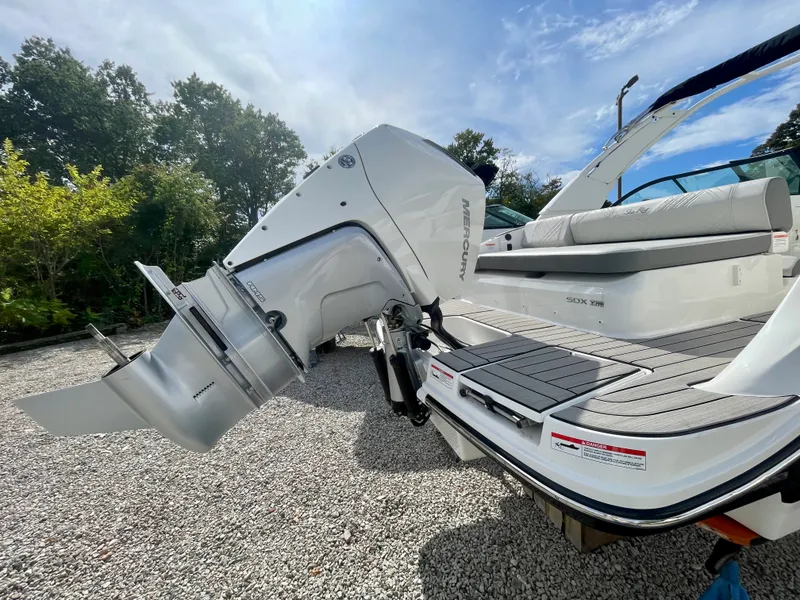 Slide: The Image of Sea Ray SDX 230 Outboard 2026 - 3