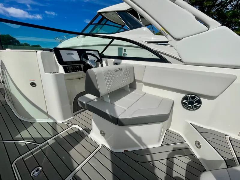 Slide: The Image of Sea Ray SDX 230 Outboard 2026 - 9