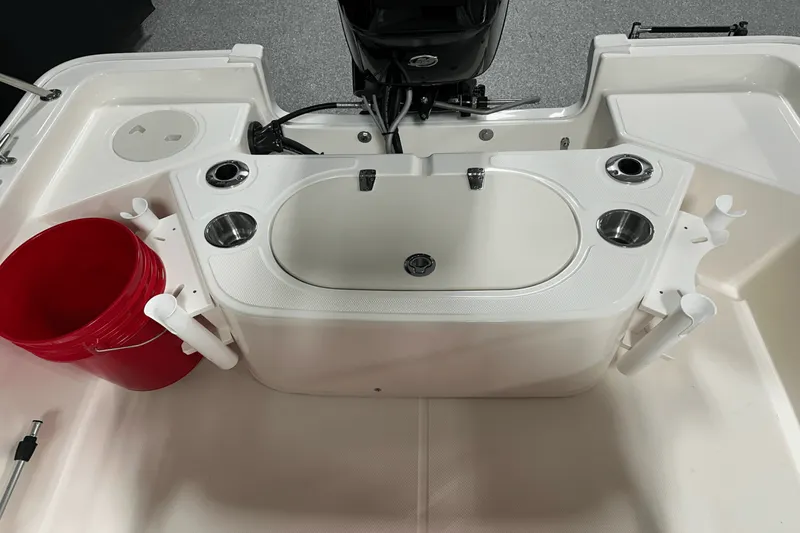 Slide: The Image of Boston Whaler 150 Montauk 2026 - 28