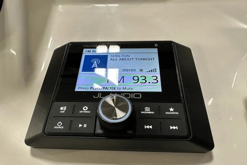 Slide: The Image of Boston Whaler 150 Montauk 2026 - 39