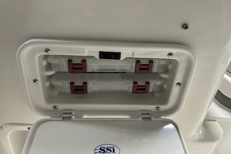 Slide: The Image of Boston Whaler 150 Montauk 2026 - 46