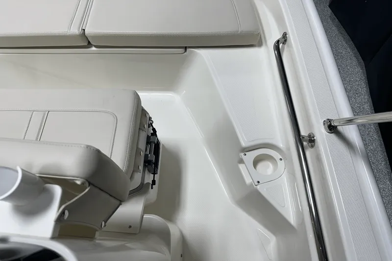 Slide: The Image of Boston Whaler 150 Montauk 2026 - 48