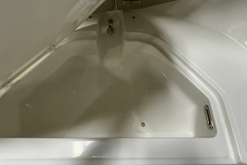 Slide: The Image of Boston Whaler 150 Montauk 2026 - 52