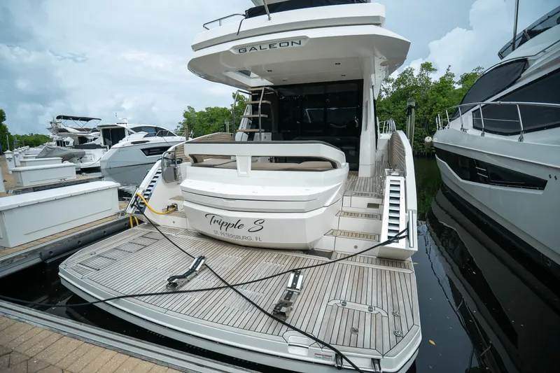 Slide: The Image of Galeon 500 FLY 2021 - 1