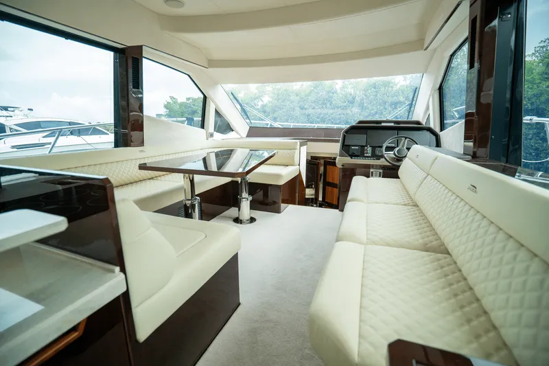 Slide: The Image of Galeon 500 FLY 2021 - 12