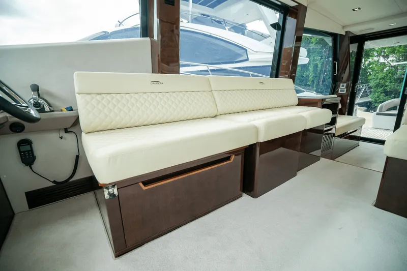 Slide: The Image of Galeon 500 FLY 2021 - 16