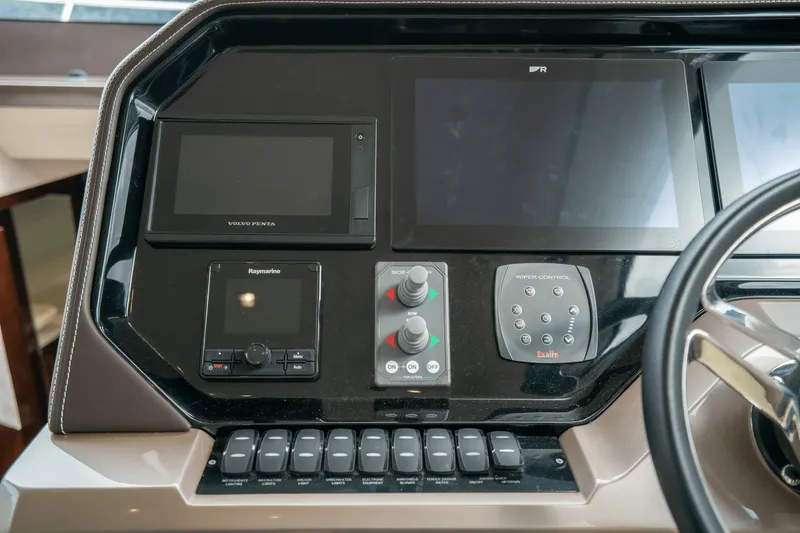 Slide: The Image of Galeon 500 FLY 2021 - 20