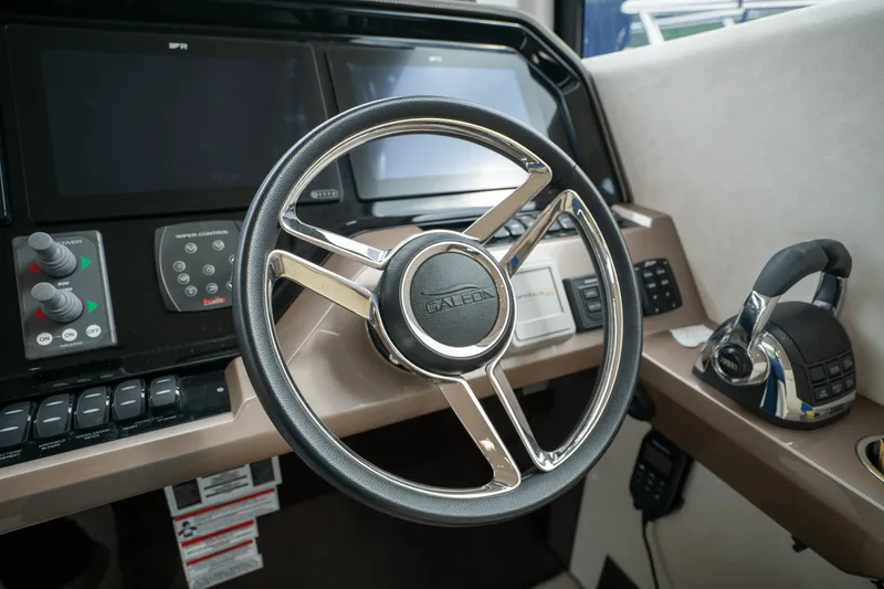 Slide: The Image of Galeon 500 FLY 2021 - 21