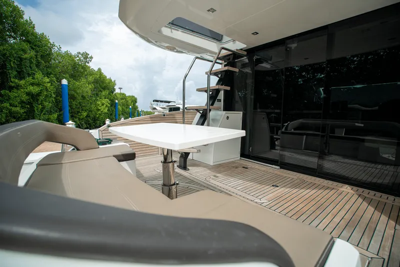 Slide: The Image of Galeon 500 FLY 2021 - 3