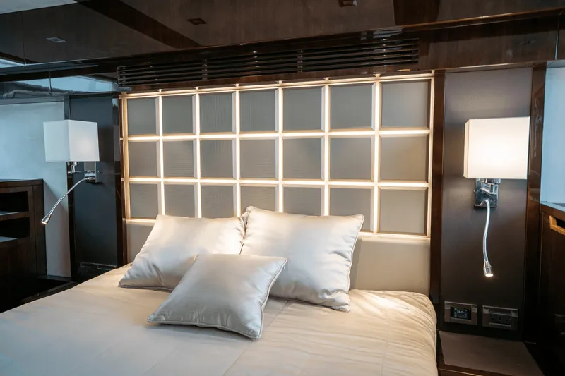 Slide: The Image of Galeon 500 FLY 2021 - 32