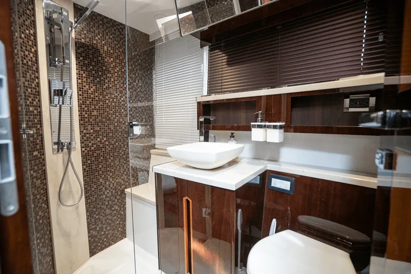 Slide: The Image of Galeon 500 FLY 2021 - 33