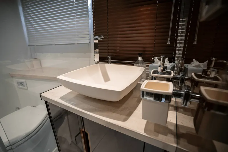 Slide: The Image of Galeon 500 FLY 2021 - 44