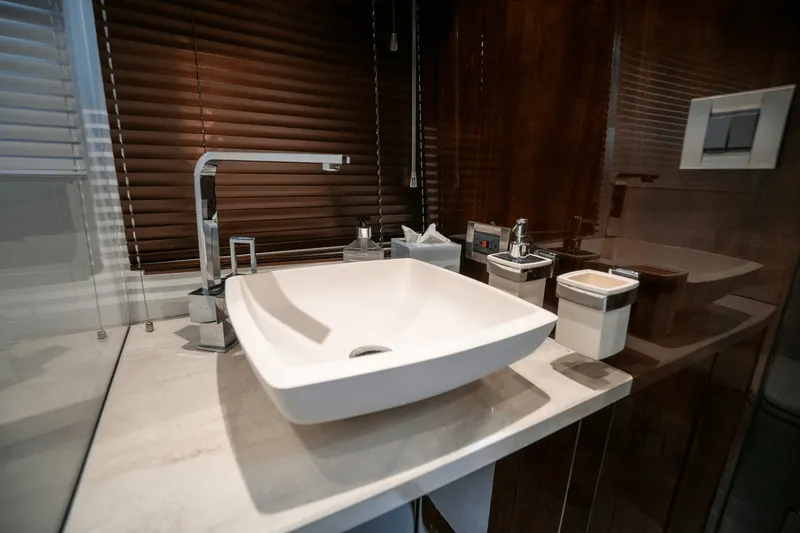 Slide: The Image of Galeon 500 FLY 2021 - 45