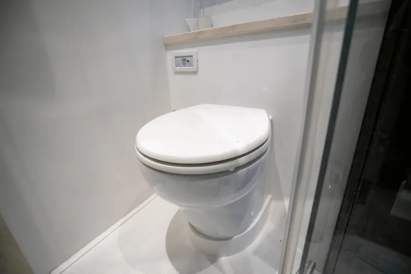 Slide: The Image of Galeon 500 FLY 2021 - 47