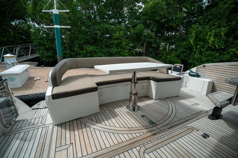 Slide: The Image of Galeon 500 FLY 2021 - 5