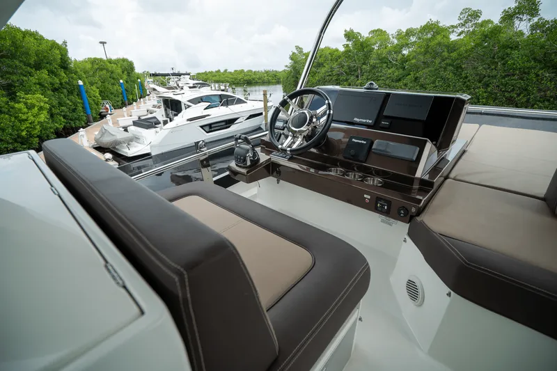 Slide: The Image of Galeon 500 FLY 2021 - 52