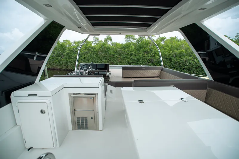 Slide: The Image of Galeon 500 FLY 2021 - 58