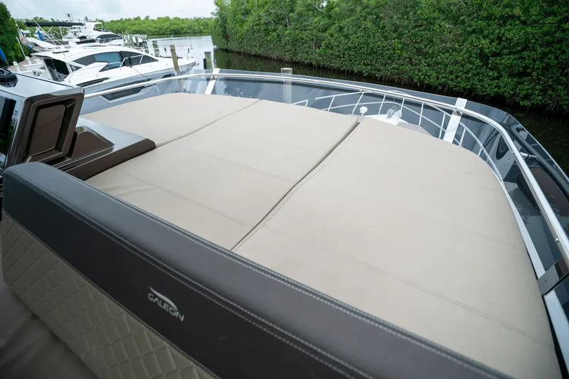 Slide: The Image of Galeon 500 FLY 2021 - 59