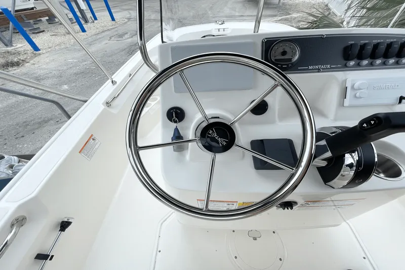 Slide: The Image of Boston Whaler 170 Montauk 2026 - 10