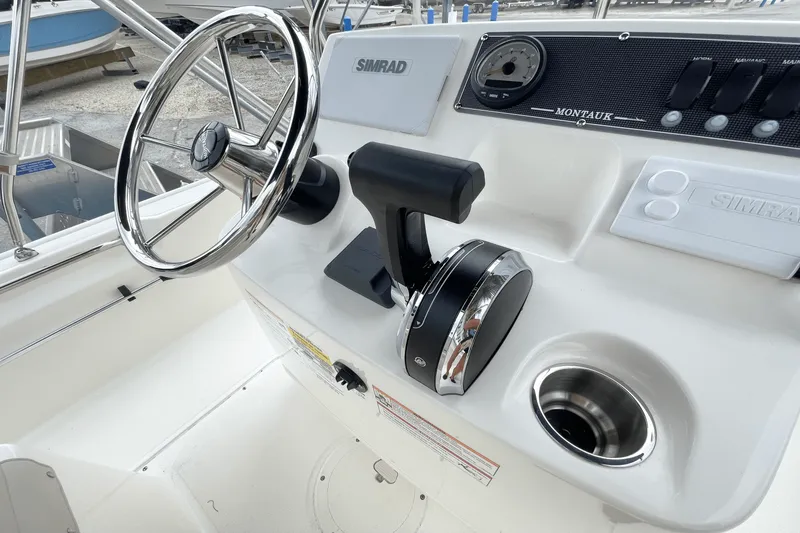 Slide: The Image of Boston Whaler 170 Montauk 2026 - 11
