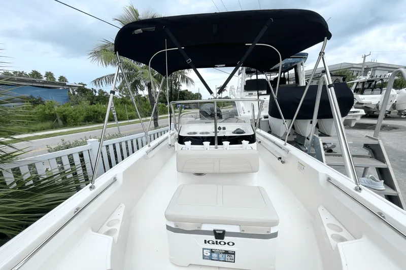 Slide: The Image of Boston Whaler 170 Montauk 2026 - 13