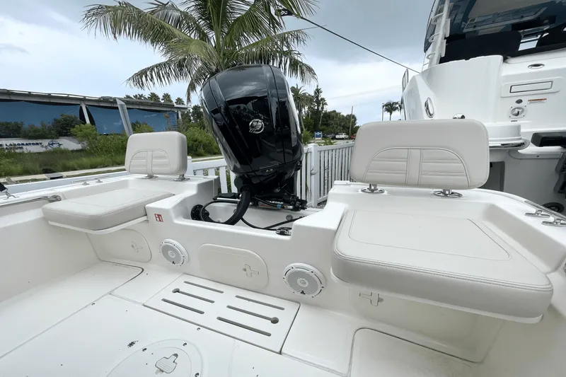Slide: The Image of Boston Whaler 170 Montauk 2026 - 3