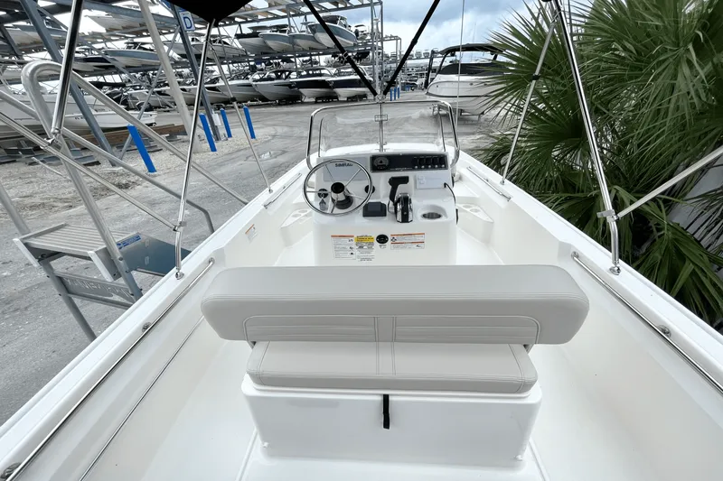 Slide: The Image of Boston Whaler 170 Montauk 2026 - 4