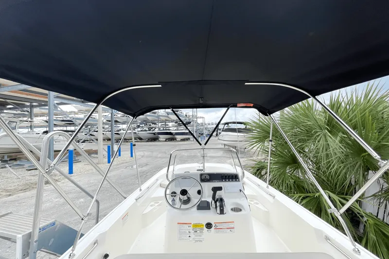Slide: The Image of Boston Whaler 170 Montauk 2026 - 6