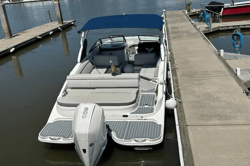 Slide: The Image of Sea Ray 270 SDX OB 2020 - 2