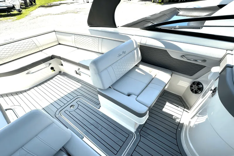 Slide: The Image of Sea Ray 270 SDX OB 2020 - 5