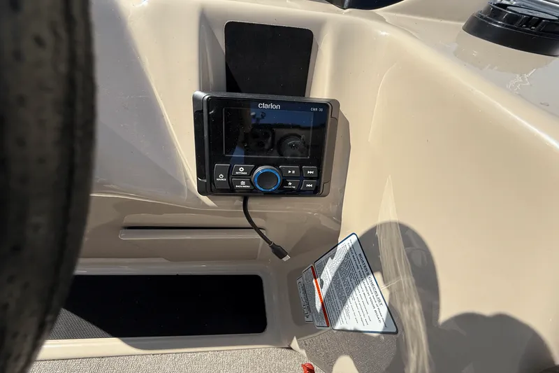 Slide: The Image of Sun Tracker 24 PARTY BARGE 2016 - 13