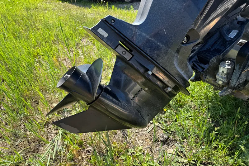 Slide: The Image of Sun Tracker 24 PARTY BARGE 2016 - 5