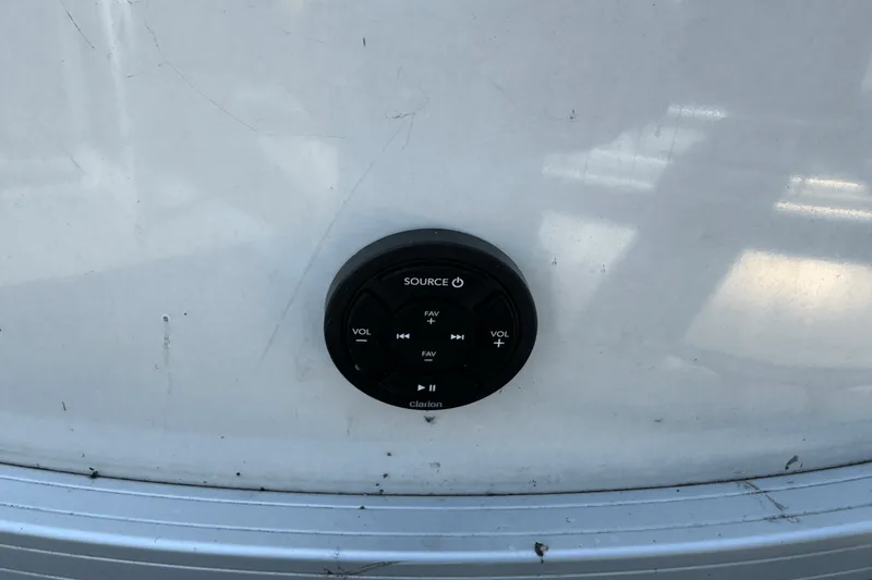 Slide: The Image of Sun Tracker 24 PARTY BARGE 2016 - 7