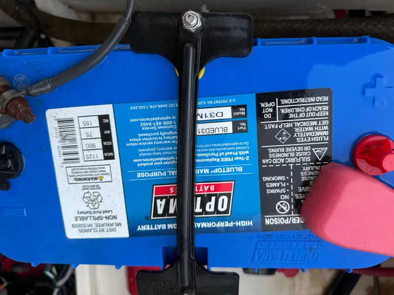 Slide: The Image of Regal 2500 Bowrider 2013 - 65