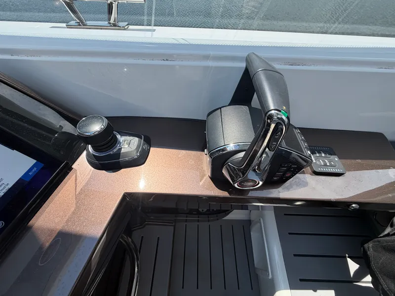 Slide: The Image of Galeon 375 GTO 2024 - 26