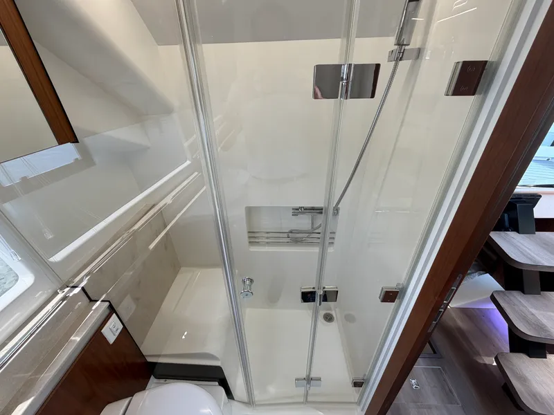 Slide: The Image of Galeon 375 GTO 2024 - 18