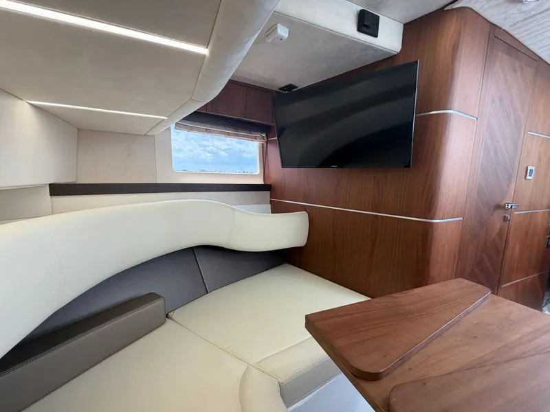 Slide: The Image of Galeon 375 GTO 2024 - 15