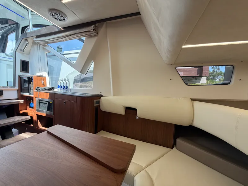 Slide: The Image of Galeon 375 GTO 2024 - 16