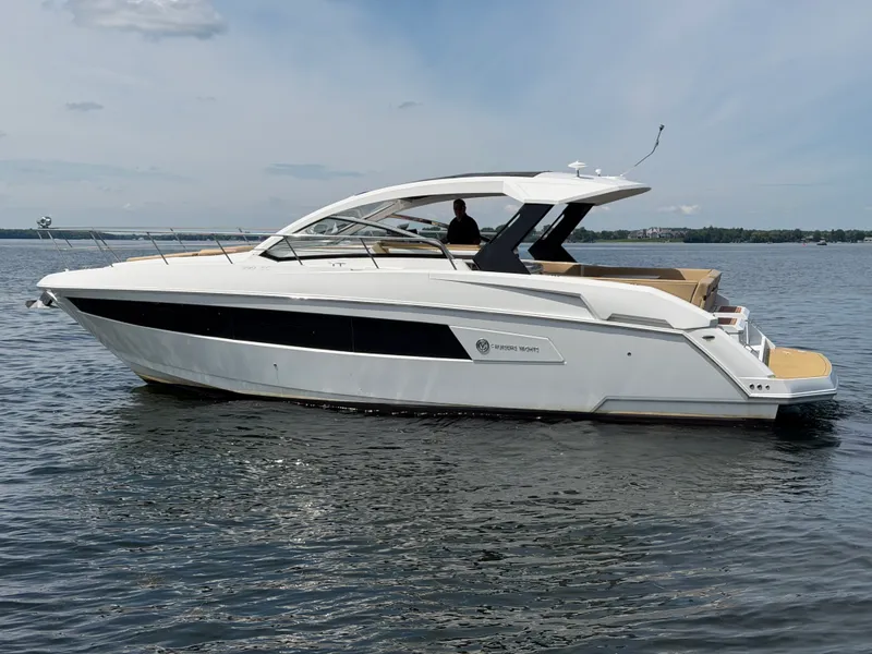 Slide: The Image of Cruisers 390 EXPRESS COUPE 2015 - 2