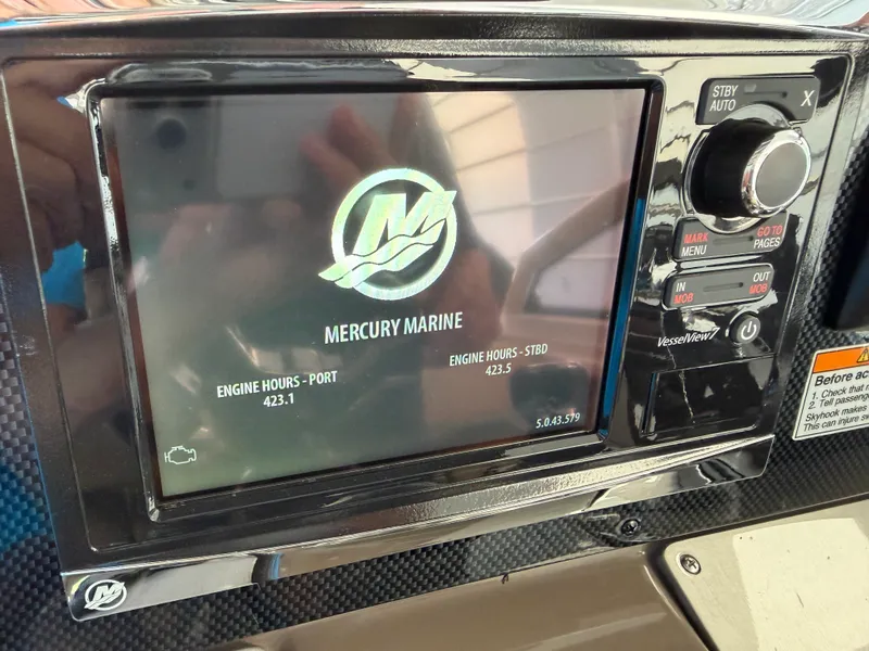 Slide: The Image of Cruisers 390 EXPRESS COUPE 2015 - 49