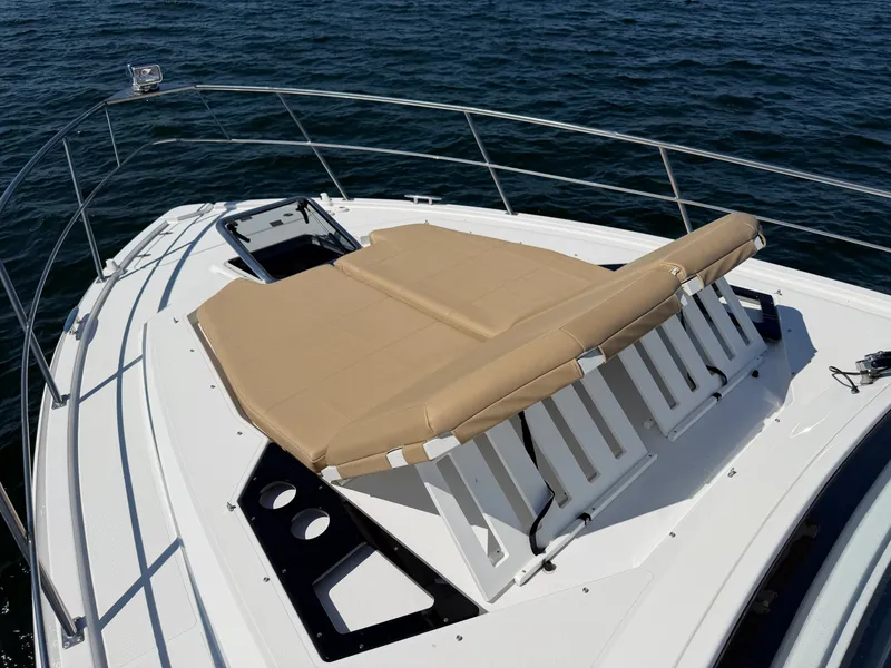 Slide: The Image of Cruisers 390 EXPRESS COUPE 2015 - 51