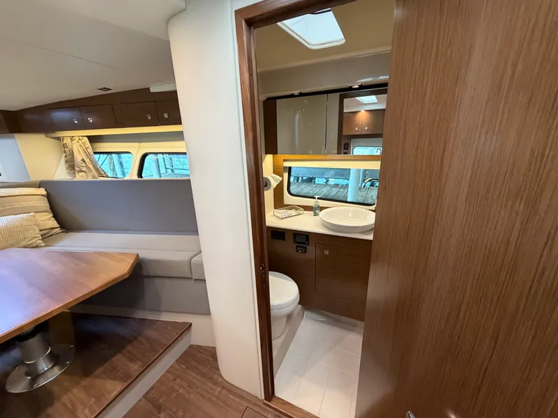 Slide: The Image of Cruisers 390 EXPRESS COUPE 2015 - 20