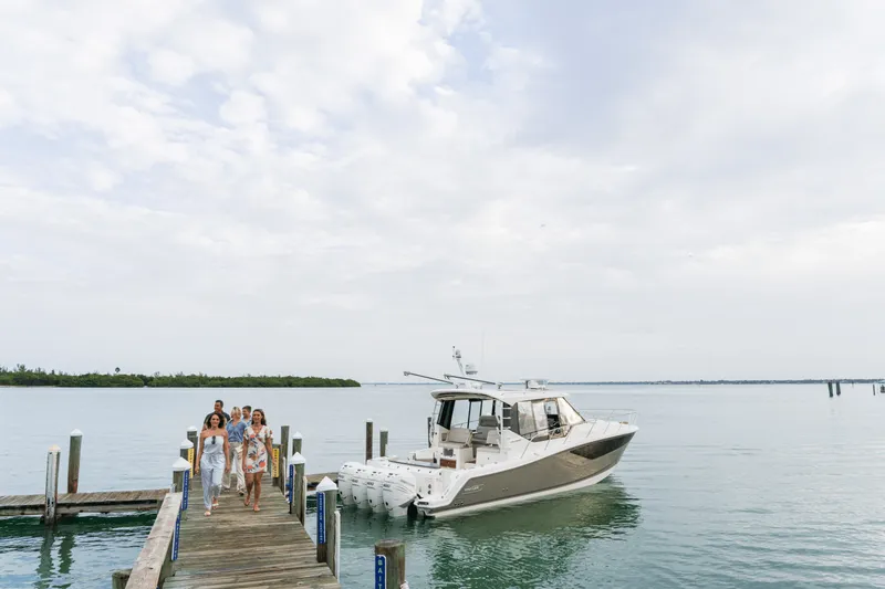 Slide: The Image of Boston Whaler 405 Conquest 2027 - 8