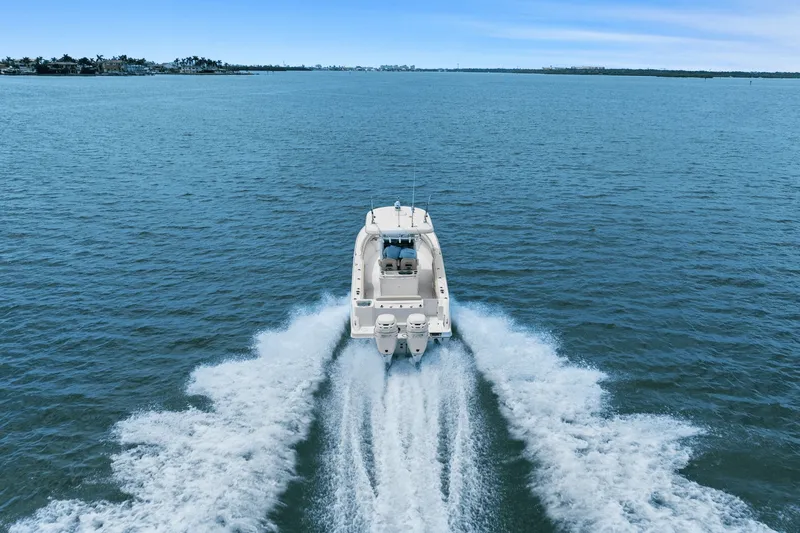 Slide: The Image of Boston Whaler 280 OUTRAGE 2018 - 16