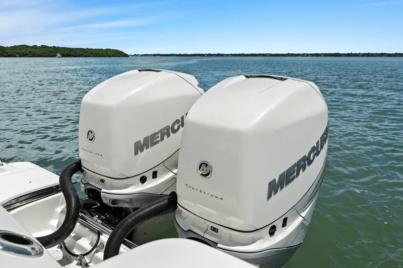 Slide: The Image of Boston Whaler 280 OUTRAGE 2018 - 28