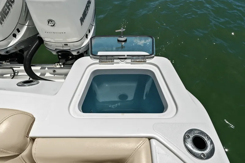 Slide: The Image of Boston Whaler 280 OUTRAGE 2018 - 29