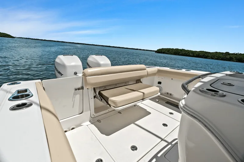 Slide: The Image of Boston Whaler 280 OUTRAGE 2018 - 31