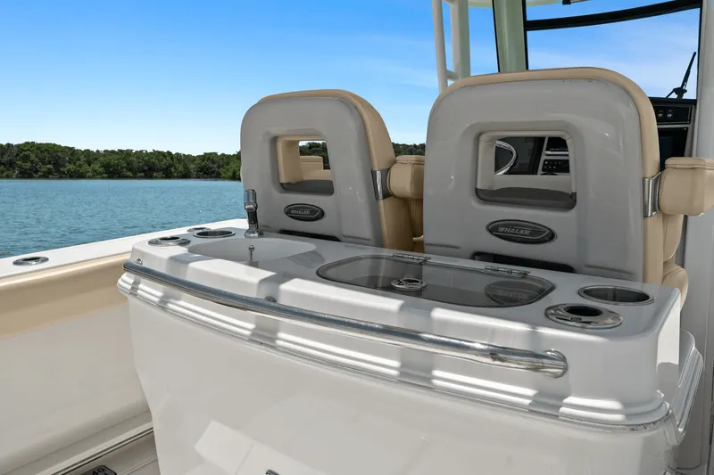 Slide: The Image of Boston Whaler 280 OUTRAGE 2018 - 35