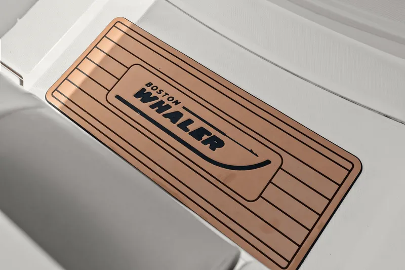 Slide: The Image of Boston Whaler 280 OUTRAGE 2018 - 43