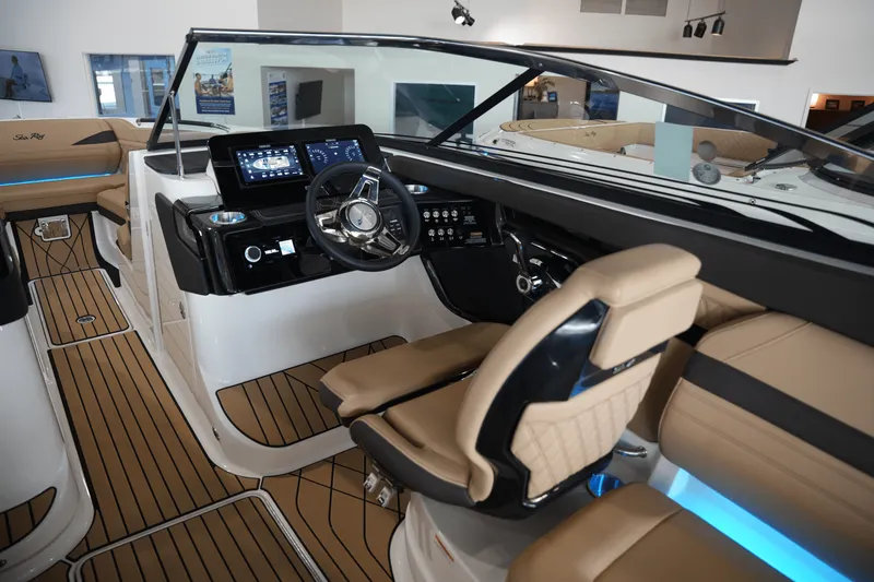 Slide: The Image of Sea Ray SLX 260 2026 - 17